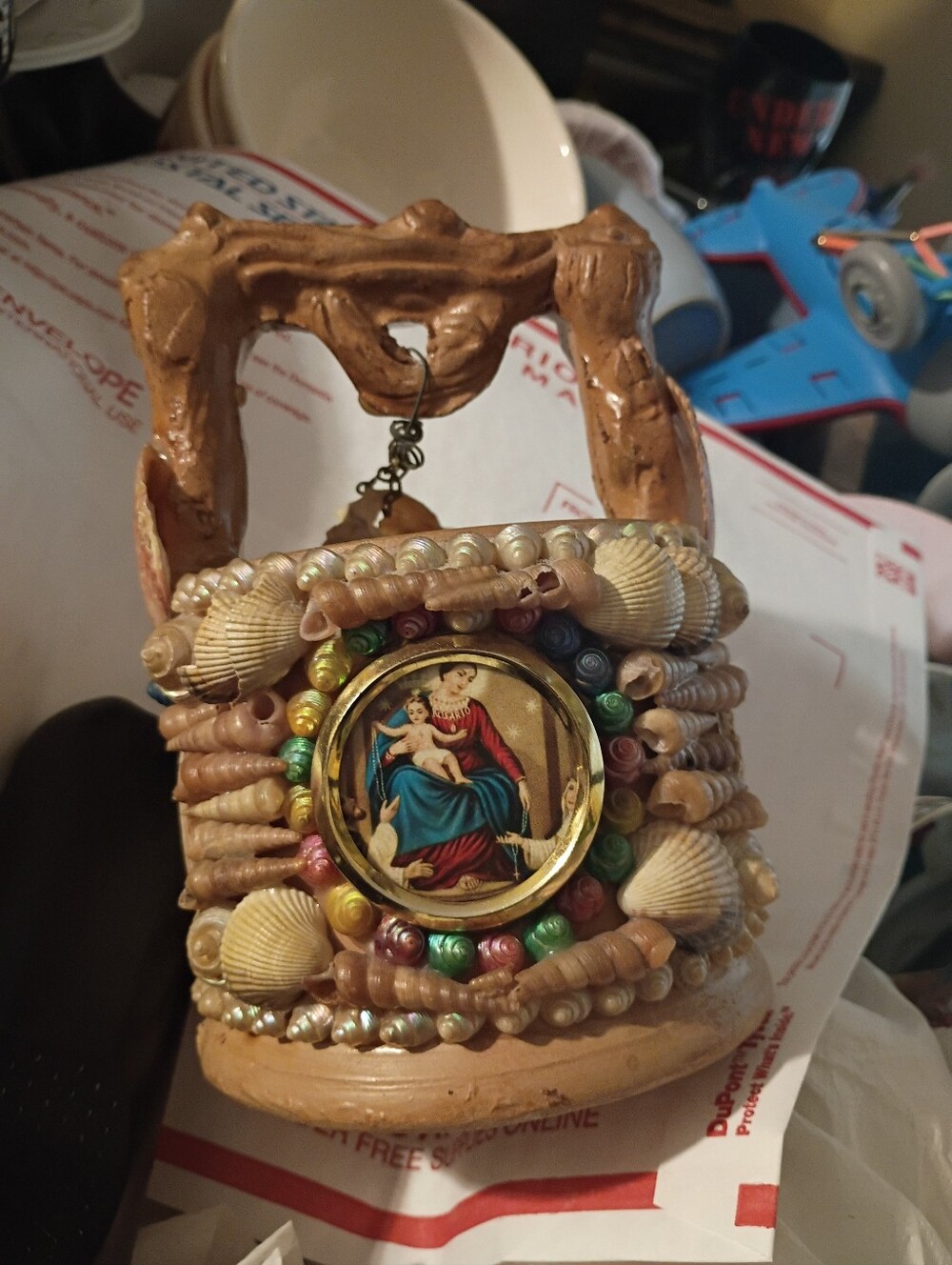 Vintage Handcrafted Shells & Beads Madonna Motif 🌹 Multicolor Made In Italy.